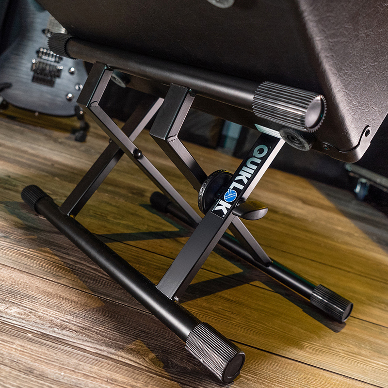 Small guitar shop amp stand